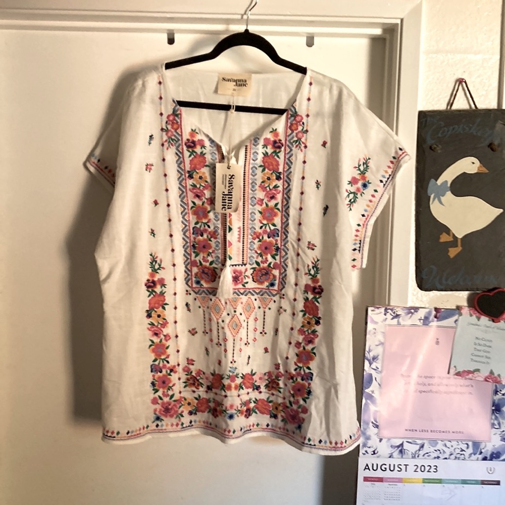 NWT Savanna Jane women’s 2x gorgeous embroidered boho peasant shirt.